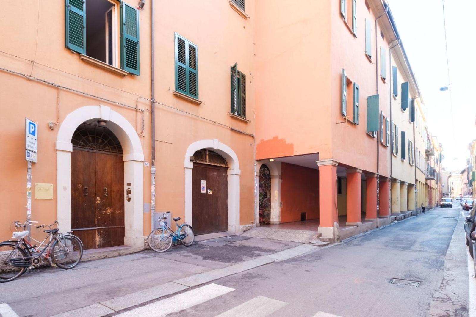 Piazza Maggiore - Il Sentiero Apartment With Private Garden Bologne Extérieur photo